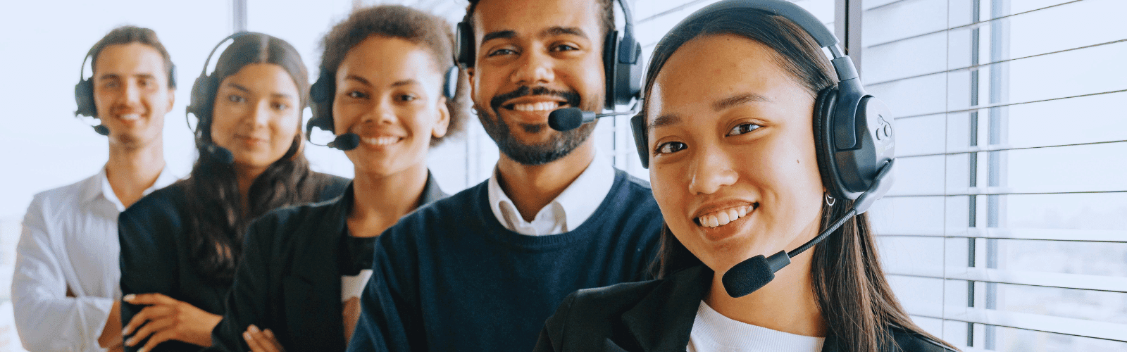Filipinos call centre agents.