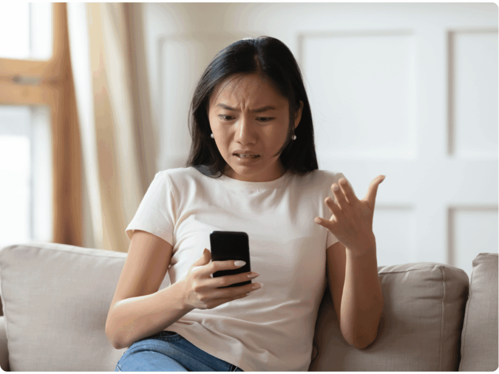 A picture of a retail e-commerce client who experience customer service difficulties.